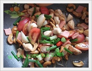 Stir fried chicken with cashew nuts