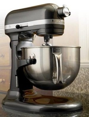 https://en.zomzaa.com/wp-content/uploads/2012/05/KitchenAid-Professional-600-Stand-Mixer-Features.jpg