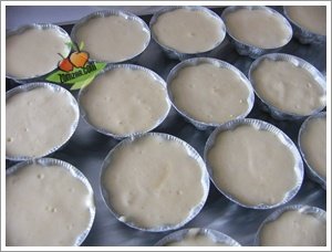 Mamon Sponge Cakes fill Cups